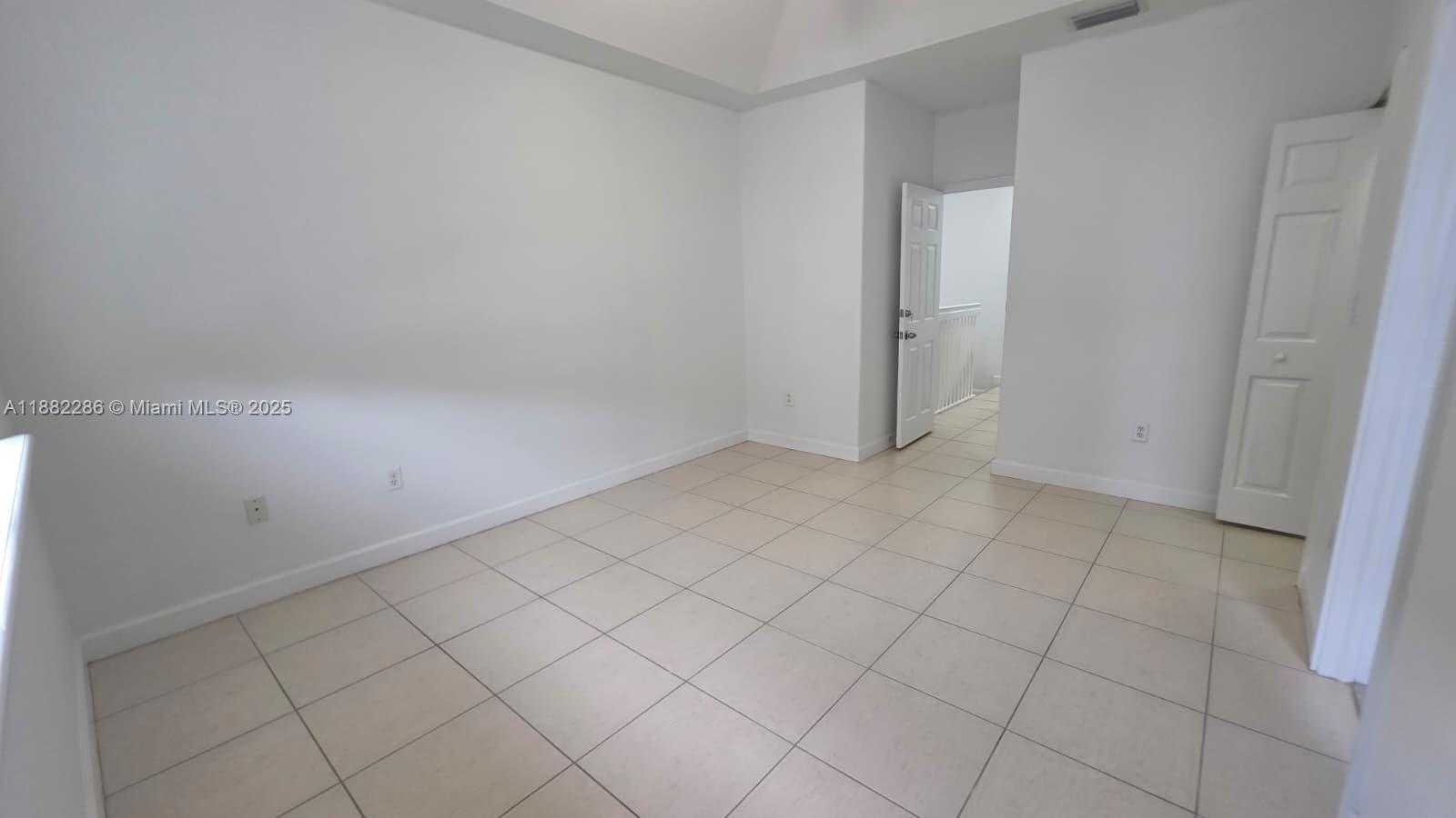 Small Image of 5570 NORTH WEST 107TH AVE #902, Doral Number 27