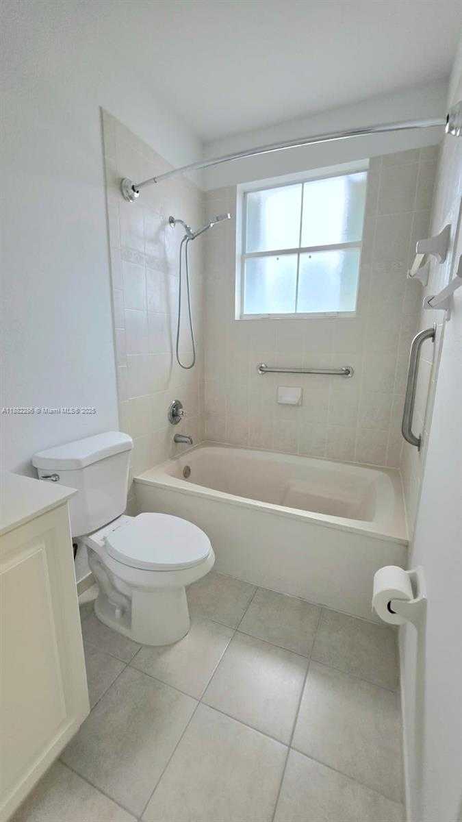 Small Image of 5570 NORTH WEST 107TH AVE #902, Doral Number 29