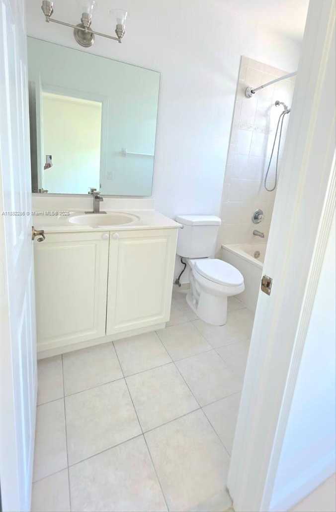 Small Image of 5570 NORTH WEST 107TH AVE #902, Doral Number 30