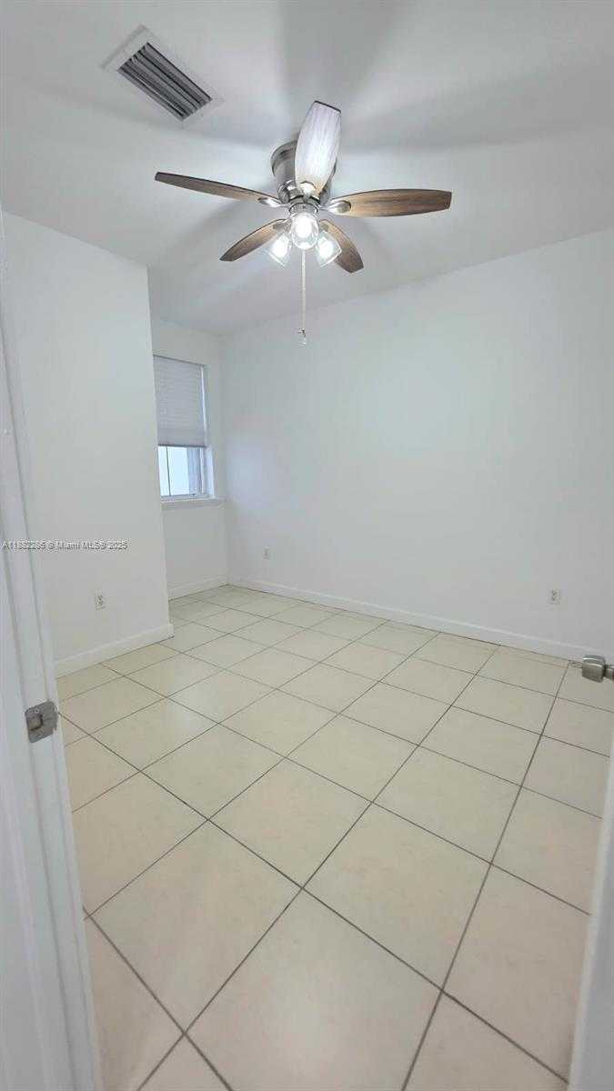 Small Image of 5570 NORTH WEST 107TH AVE #902, Doral Number 35