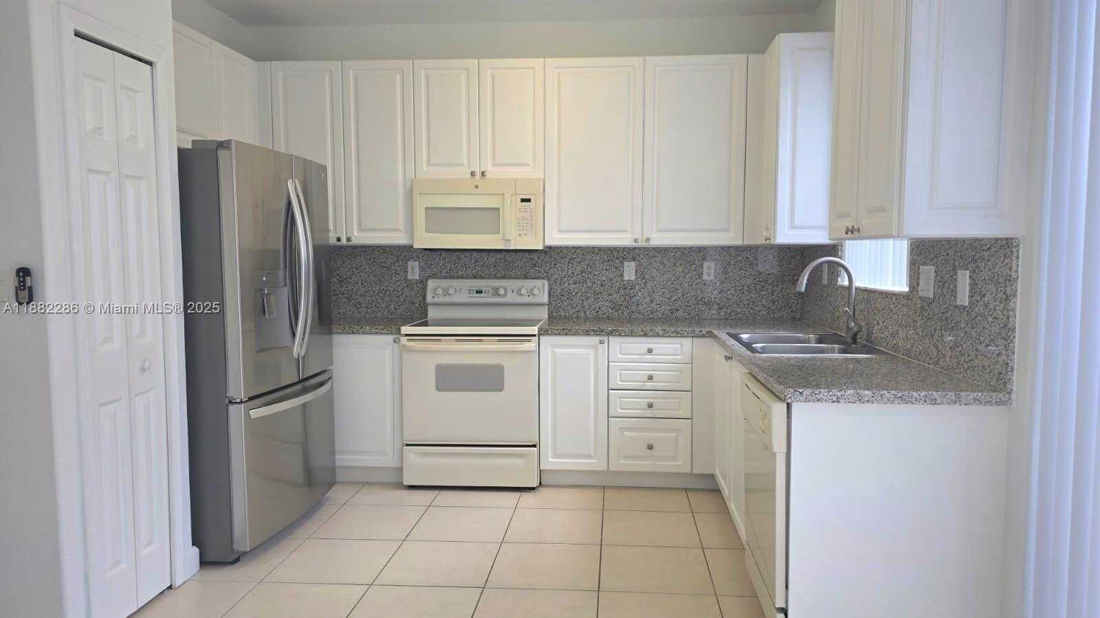 Small Image of 5570 NORTH WEST 107TH AVE #902, Doral Number 9