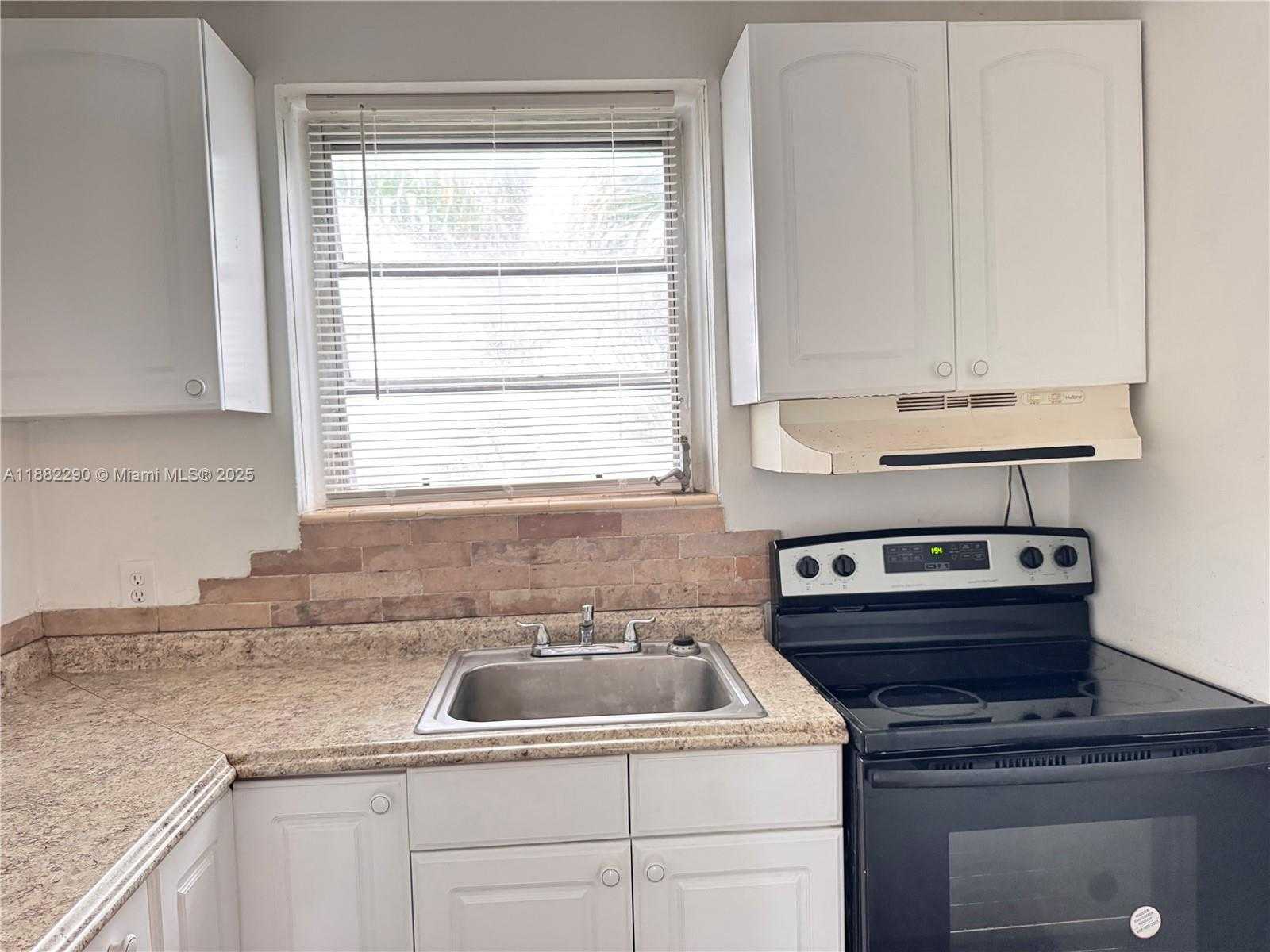 Small Image of 756 NORTH 17TH AVE #12, Hollywood Number 8