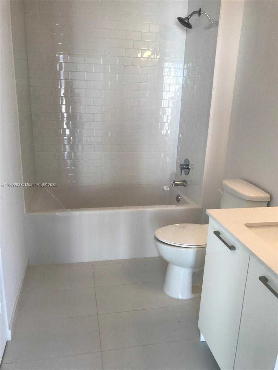 Small Image of 151 SOUTH EAST 1ST ST #2402, Miami Number 9