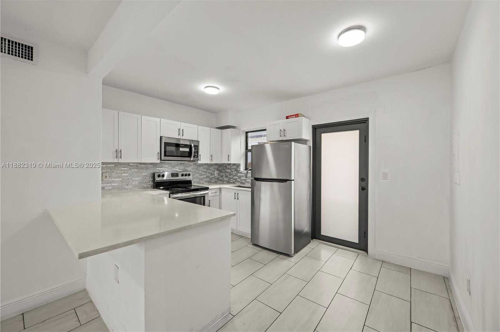Small Image of 2465 NORTH WEST 35TH ST #FRONT, Miami Number 10