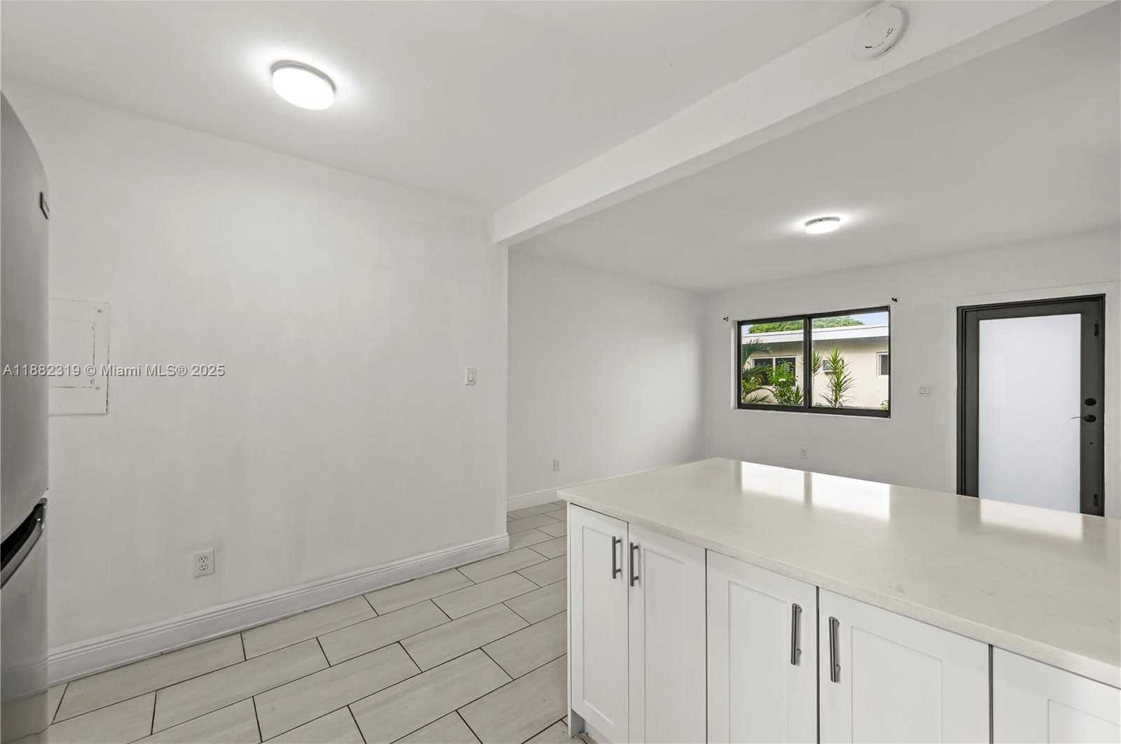 Small Image of 2465 NORTH WEST 35TH ST #FRONT, Miami Number 13