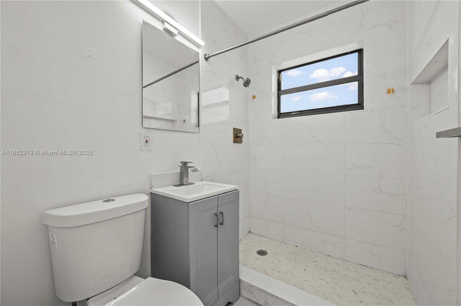 Small Image of 2465 NORTH WEST 35TH ST #FRONT, Miami Number 14