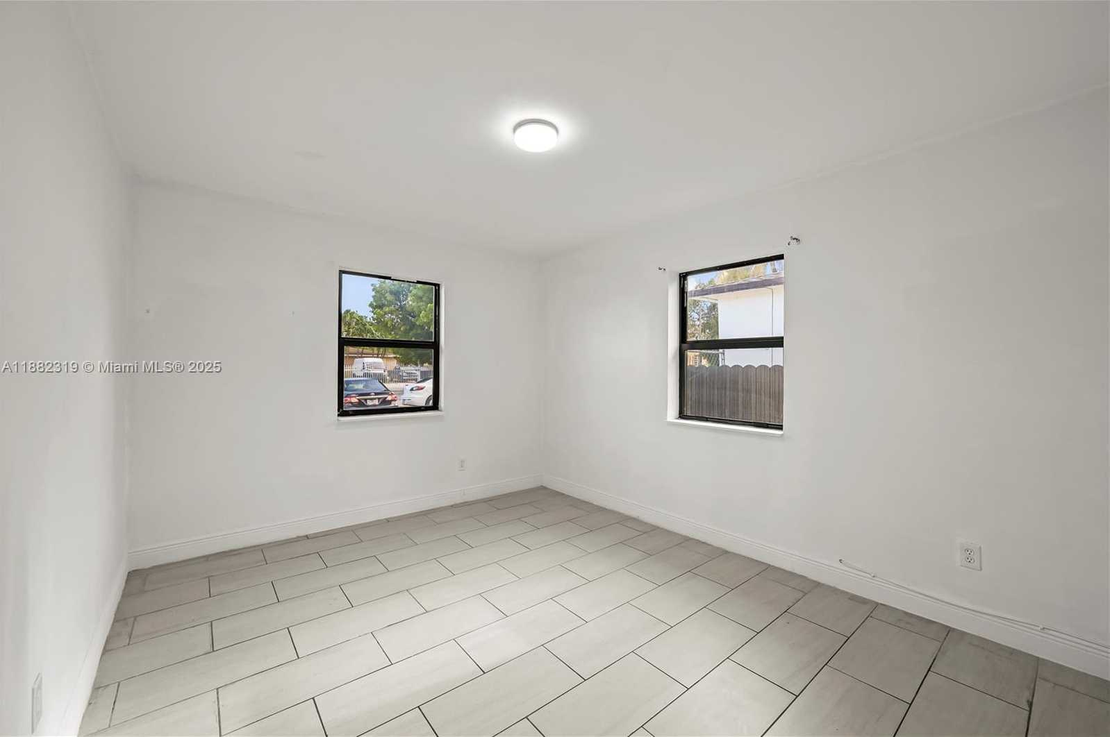 Small Image of 2465 NORTH WEST 35TH ST #FRONT, Miami Number 17