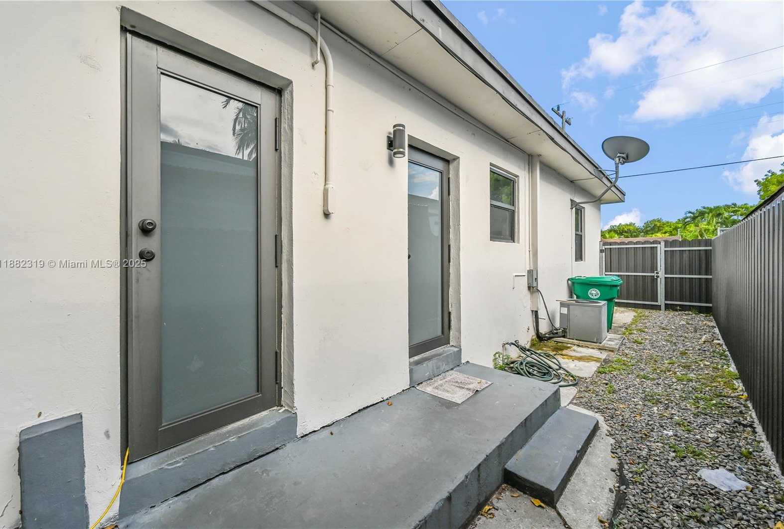 Small Image of 2465 NORTH WEST 35TH ST #FRONT, Miami Number 19