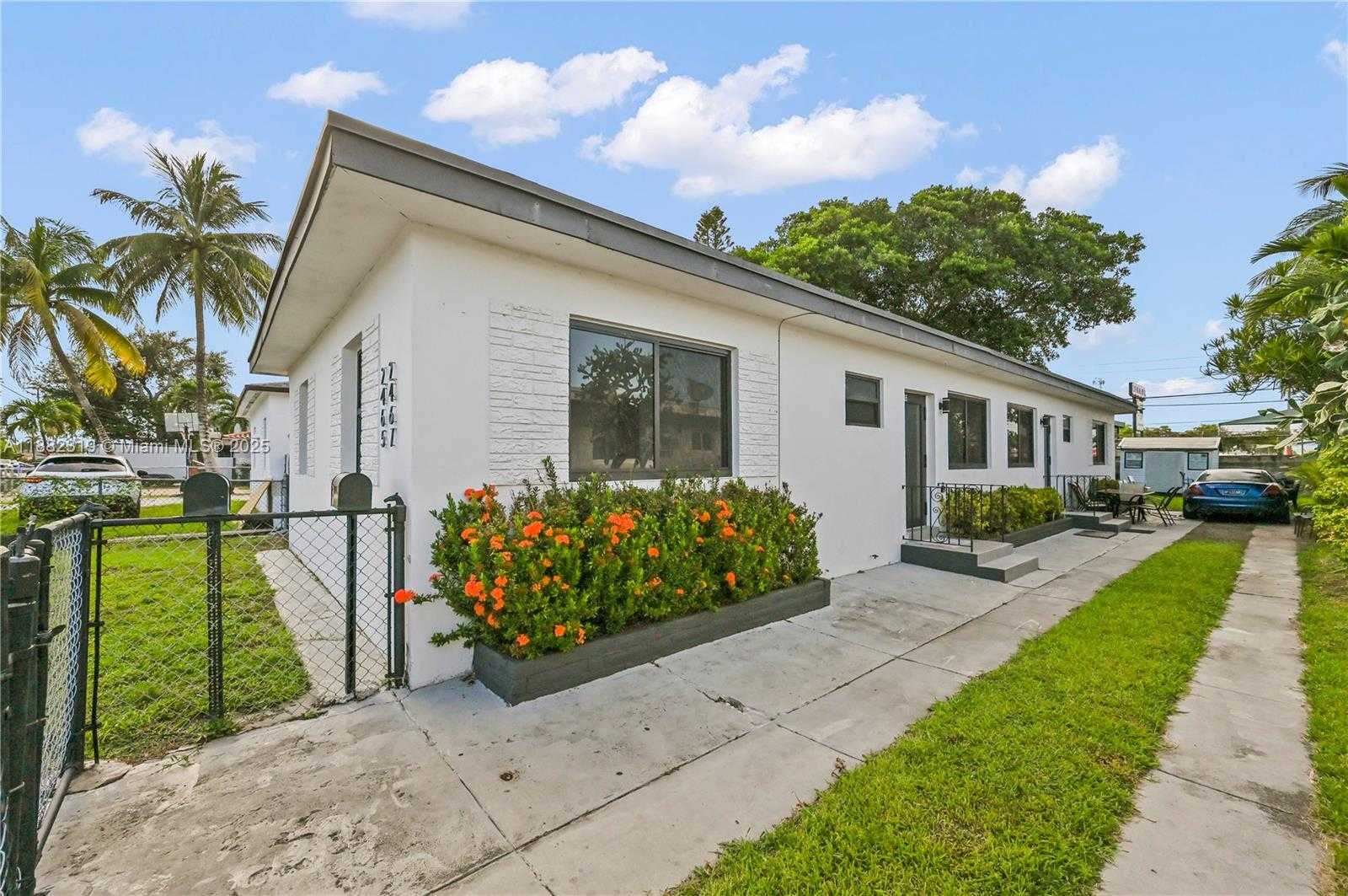 Small Image of 2465 NORTH WEST 35TH ST #FRONT, Miami Number 2