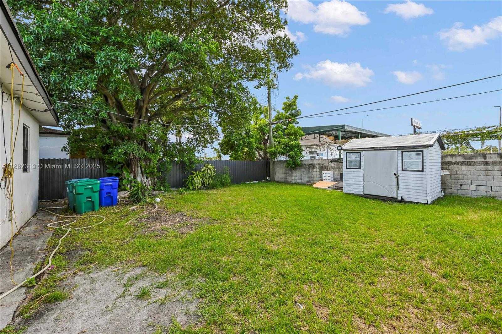Small Image of 2465 NORTH WEST 35TH ST #FRONT, Miami Number 27