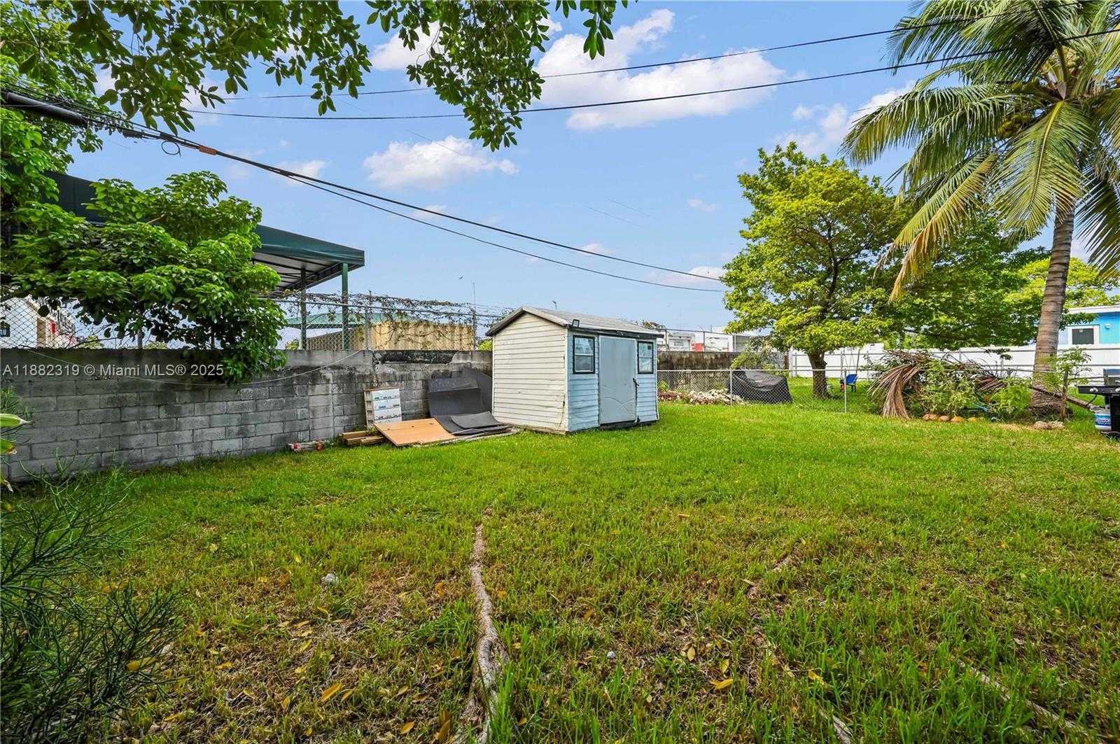 Small Image of 2465 NORTH WEST 35TH ST #FRONT, Miami Number 28