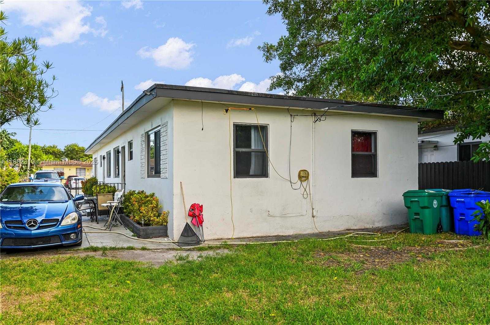 Small Image of 2465 NORTH WEST 35TH ST #FRONT, Miami Number 29