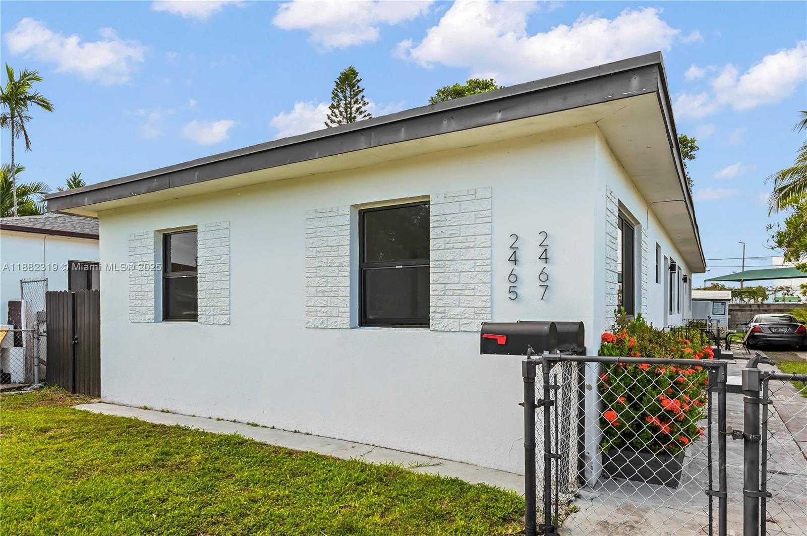 Small Image of 2465 NORTH WEST 35TH ST #FRONT, Miami Number 3