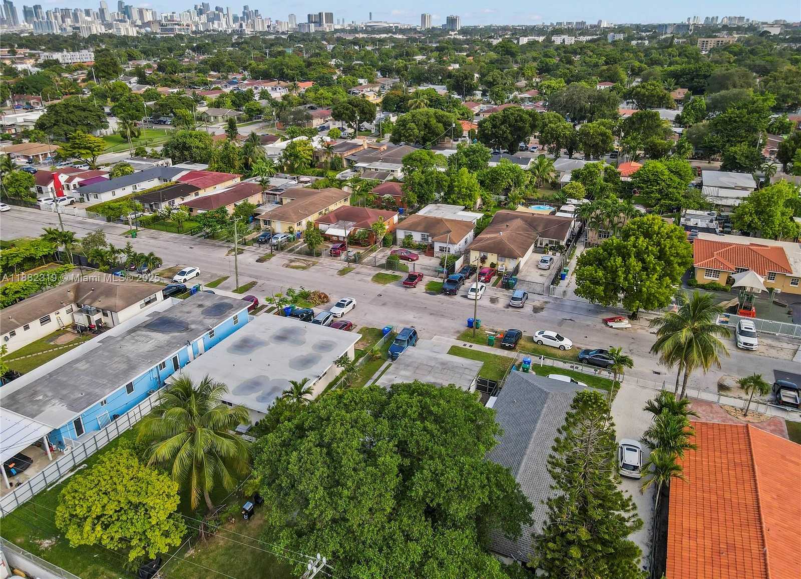 Small Image of 2465 NORTH WEST 35TH ST #FRONT, Miami Number 34
