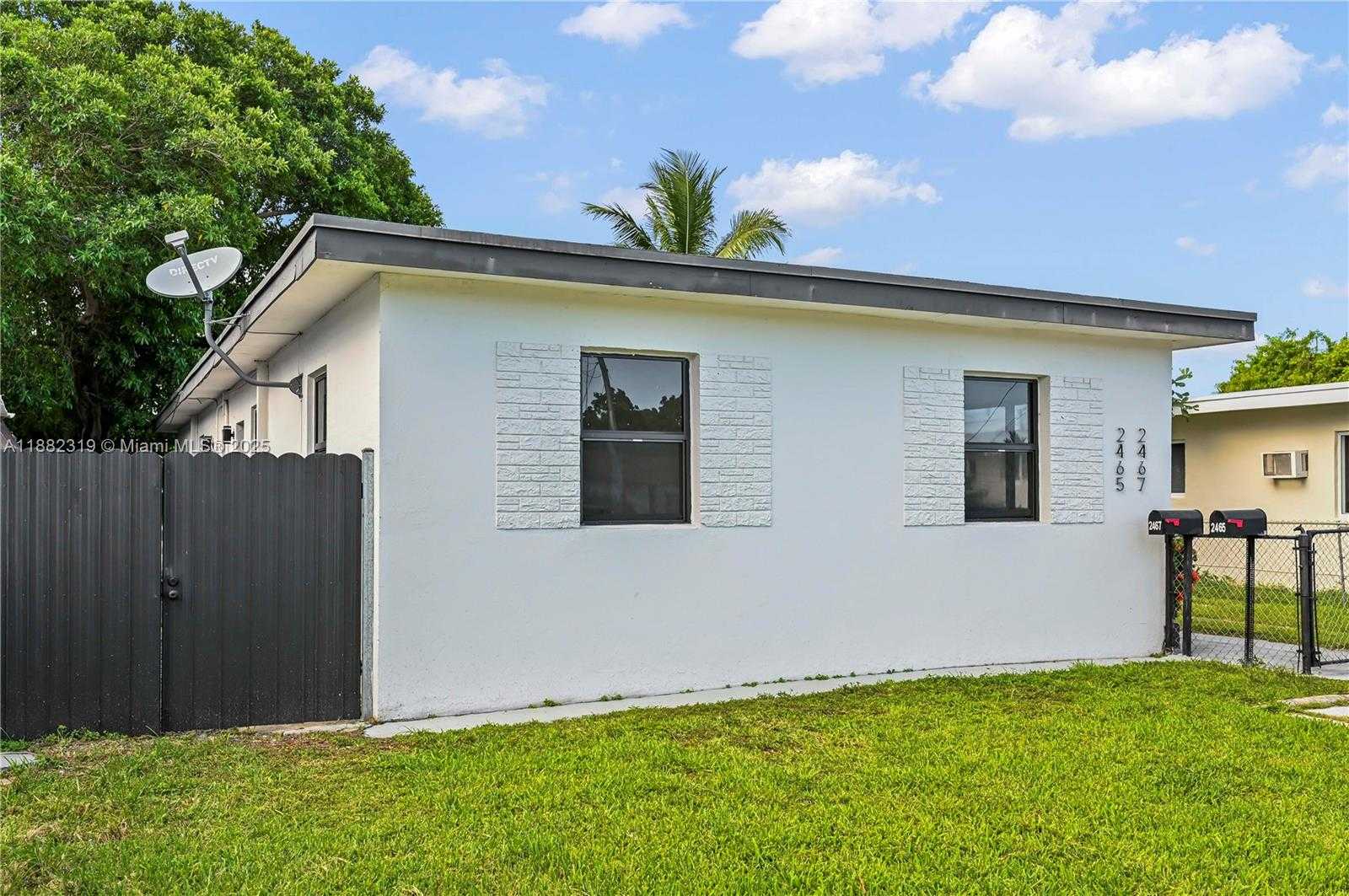 Small Image of 2465 NORTH WEST 35TH ST #FRONT, Miami Number 4