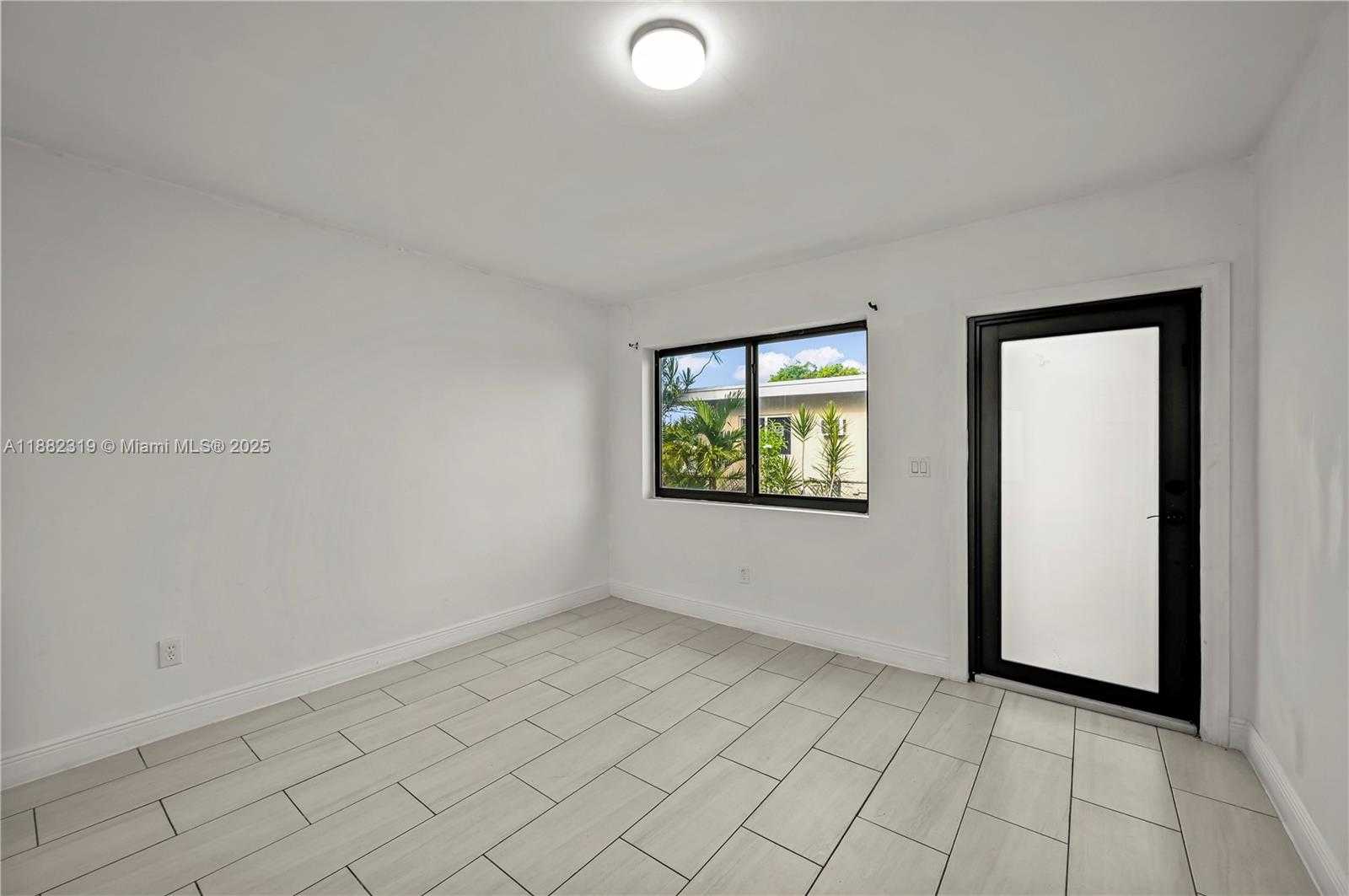 Small Image of 2465 NORTH WEST 35TH ST #FRONT, Miami Number 7