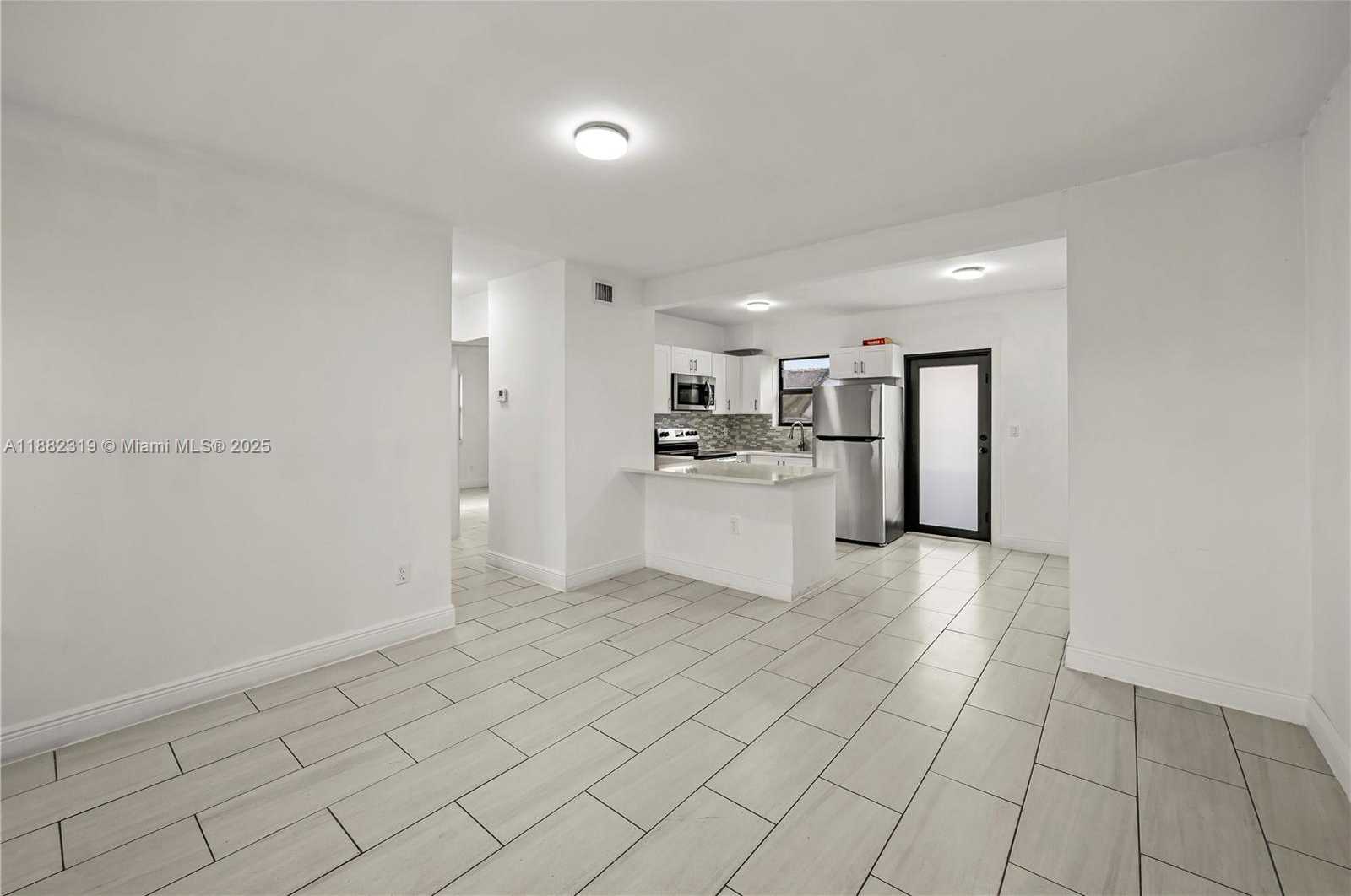 Small Image of 2465 NORTH WEST 35TH ST #FRONT, Miami Number 8