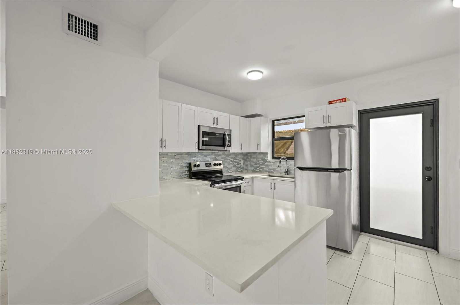 Small Image of 2465 NORTH WEST 35TH ST #FRONT, Miami Number 9