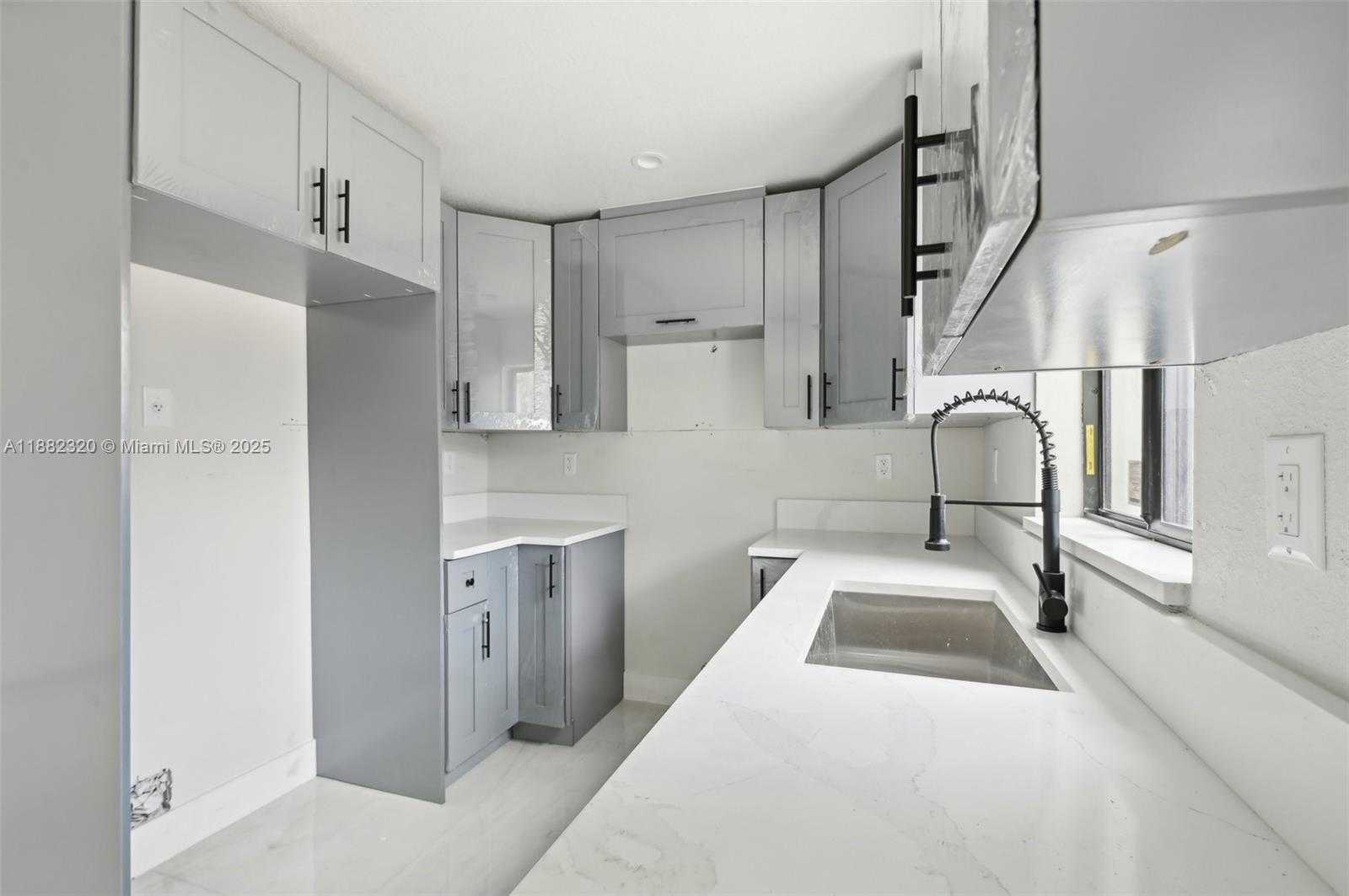 Small Image of 10340 NORTH WEST 29TH AVE #10340, Miami Number 5