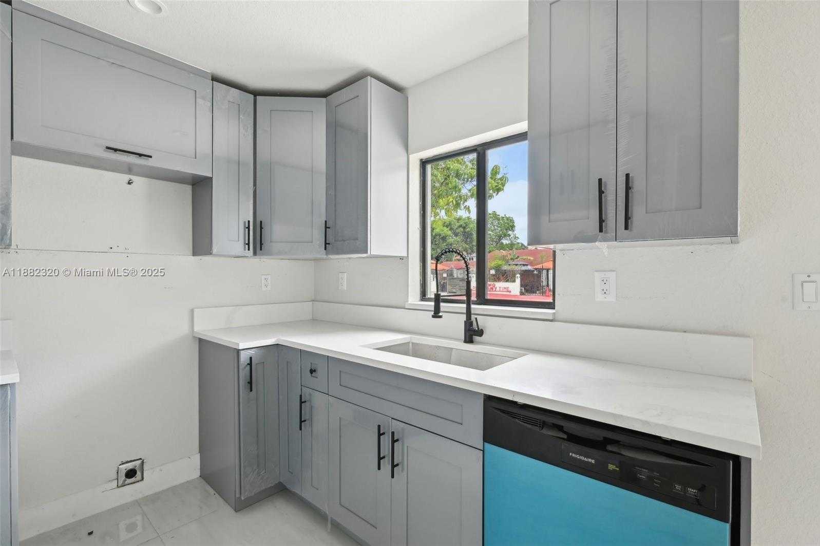 Small Image of 10340 NORTH WEST 29TH AVE #10340, Miami Number 6