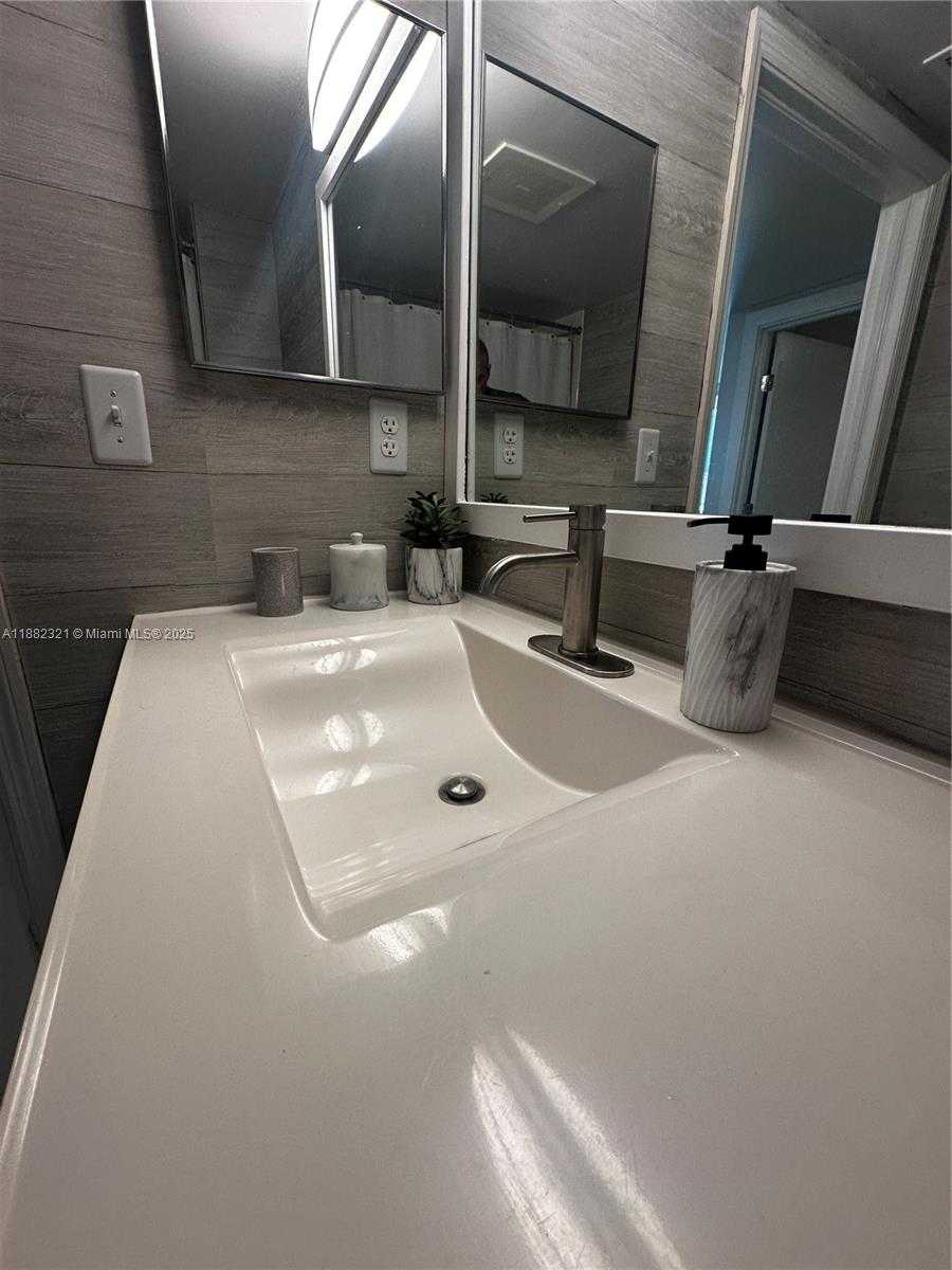 Small Image of 2665 SOUTH WEST 37TH AVE #1004, Miami Number 21