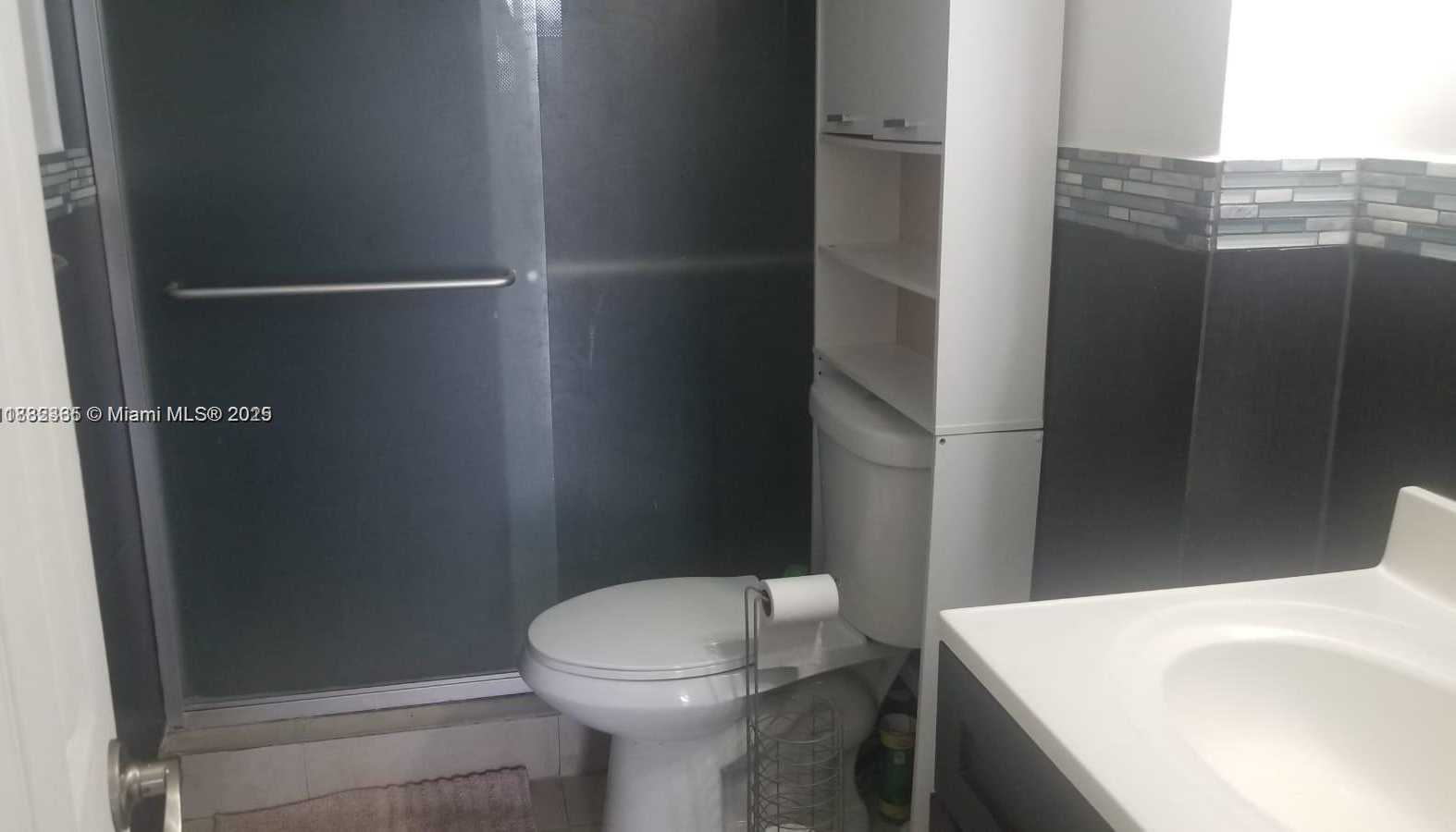 Small Image of 7118 BONITA DR #404, Miami Beach Number 10