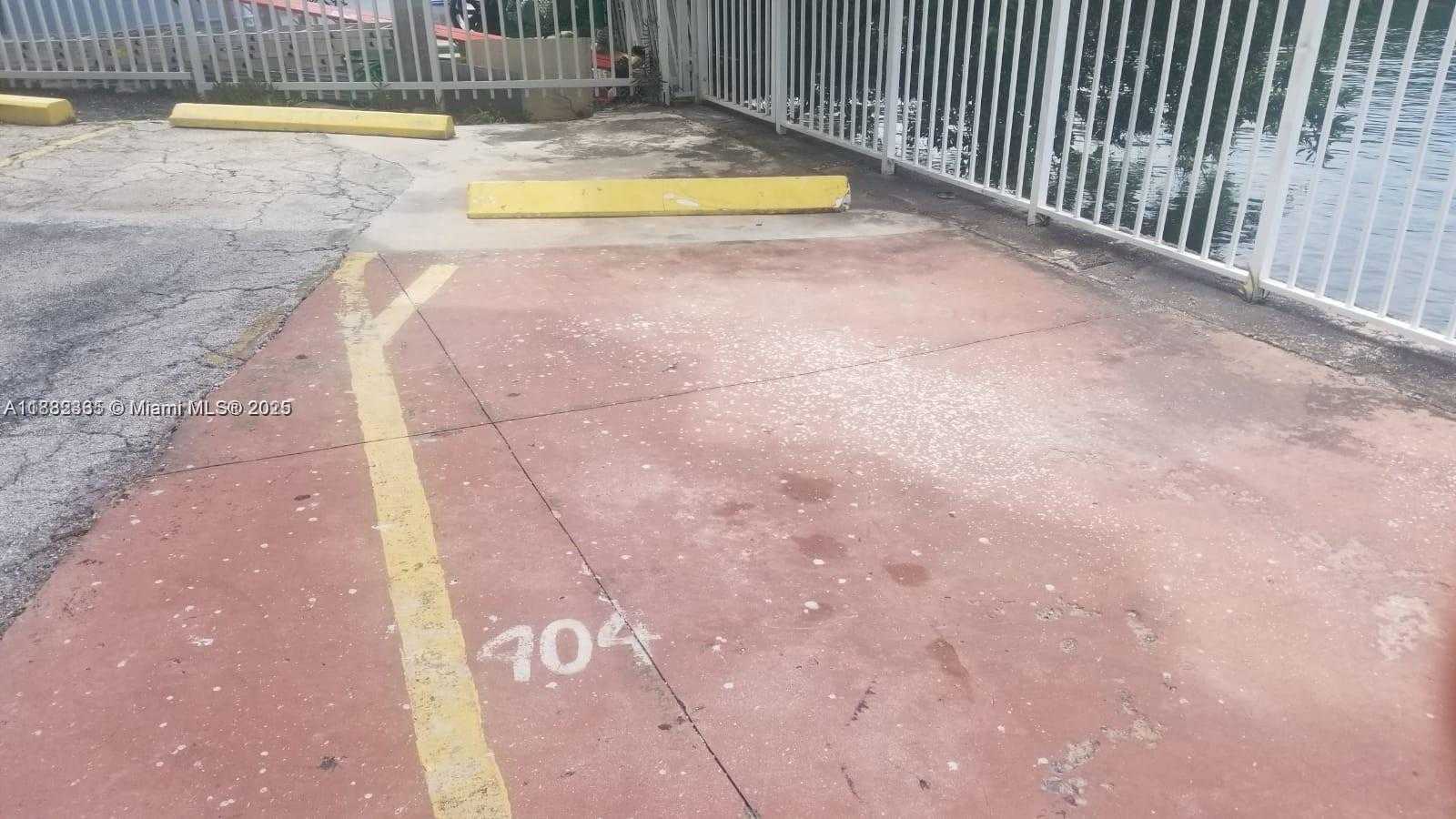 Small Image of 7118 BONITA DR #404, Miami Beach Number 11