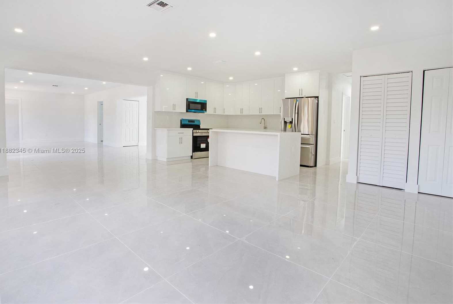 Small Image of 17600 NORTH EAST 2ND CT #1, North Miami Beach Number 11