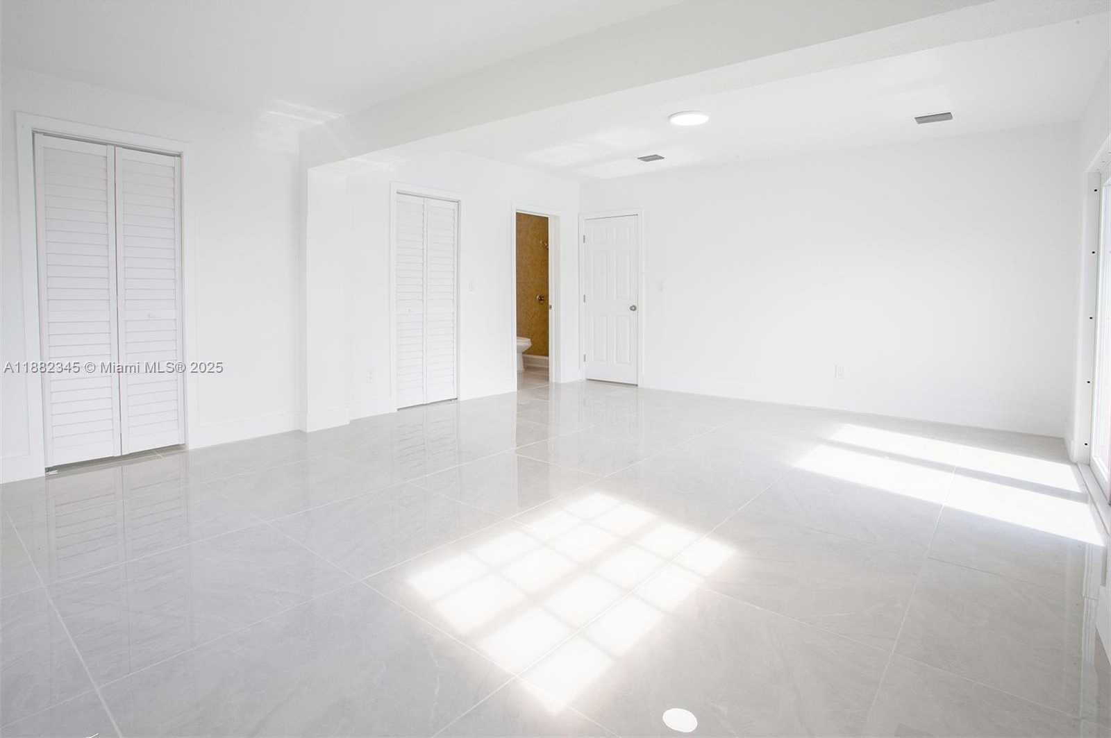 Small Image of 17600 NORTH EAST 2ND CT #1, North Miami Beach Number 28