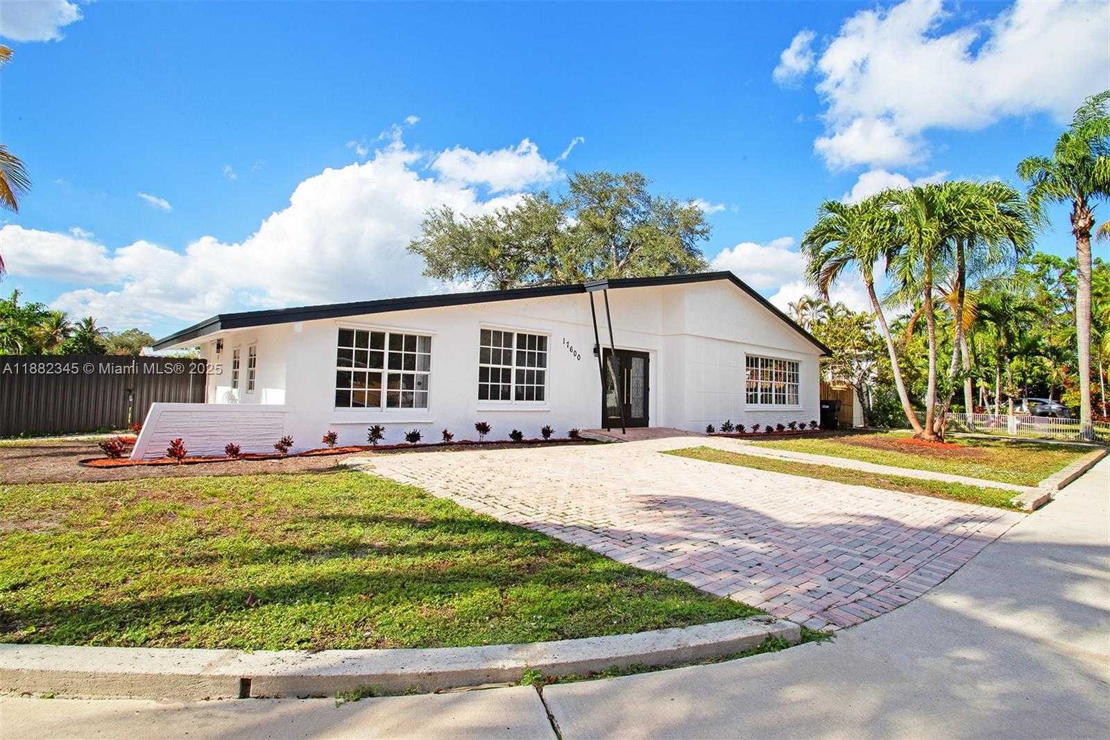 Small Image of 17600 NORTH EAST 2ND CT #1, North Miami Beach Number 3