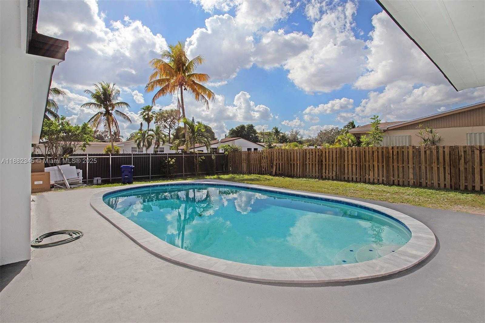 Small Image of 17600 NORTH EAST 2ND CT #1, North Miami Beach Number 53