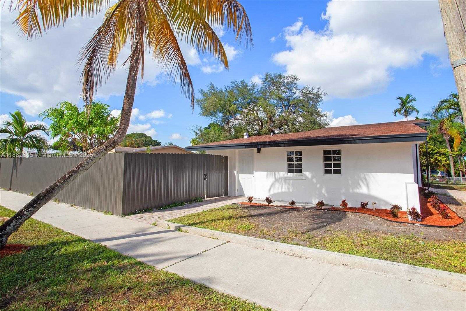 Small Image of 17600 NORTH EAST 2ND CT #1, North Miami Beach Number 6