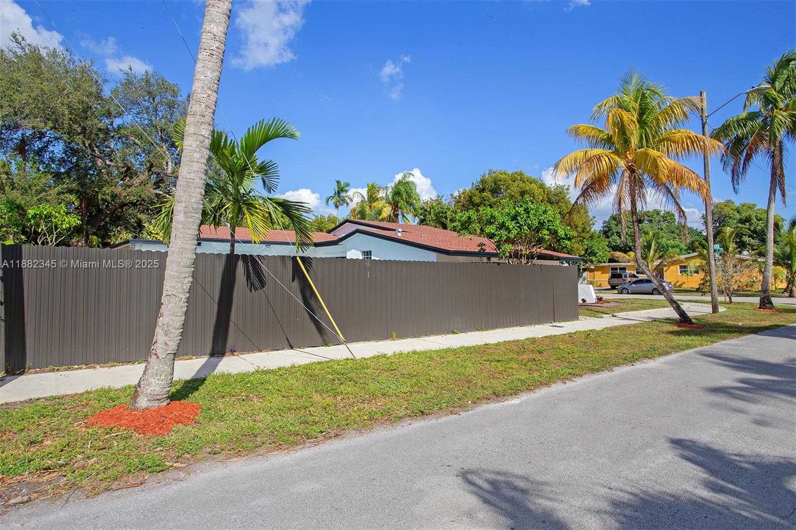 Small Image of 17600 NORTH EAST 2ND CT #1, North Miami Beach Number 7