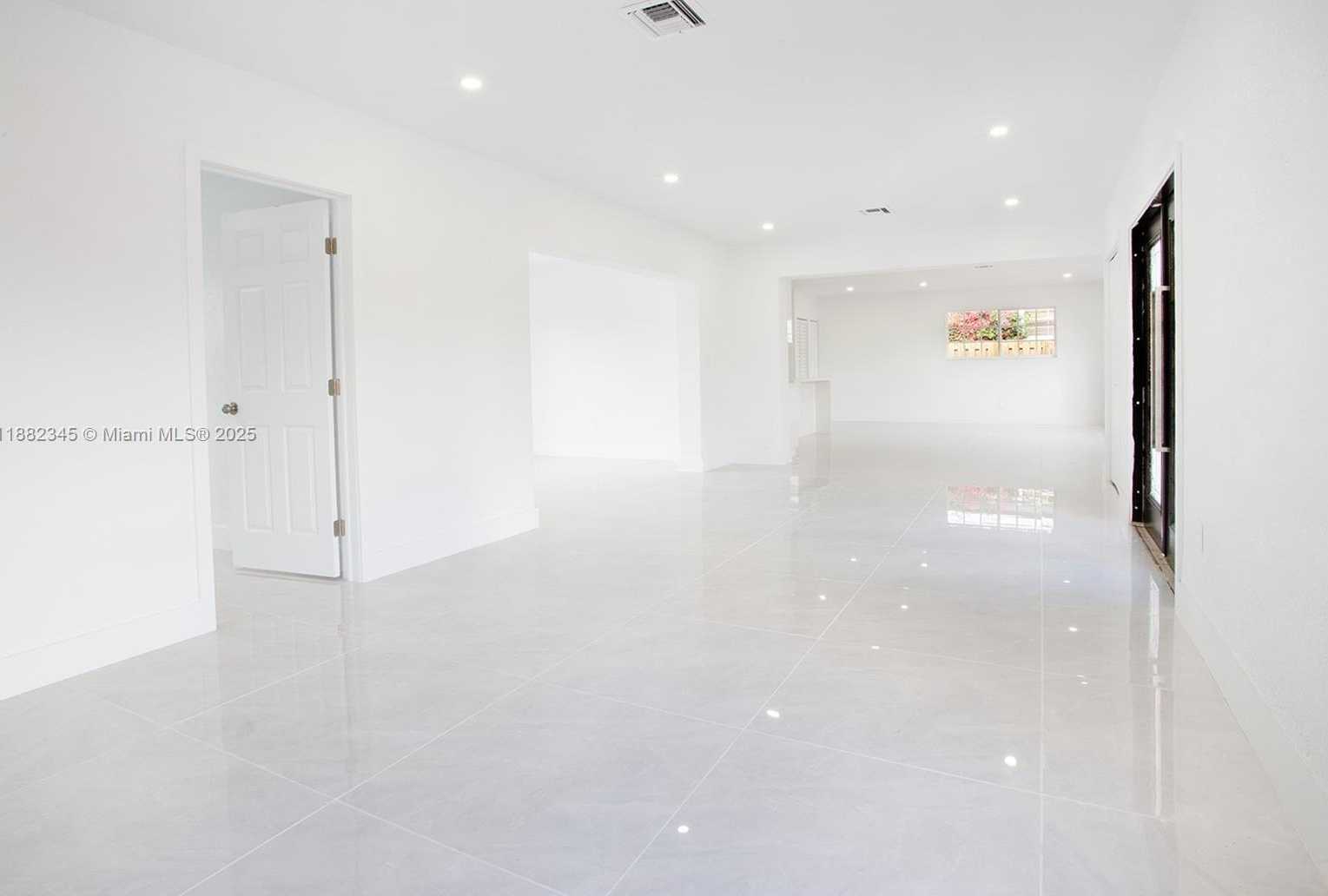 Small Image of 17600 NORTH EAST 2ND CT #1, North Miami Beach Number 8