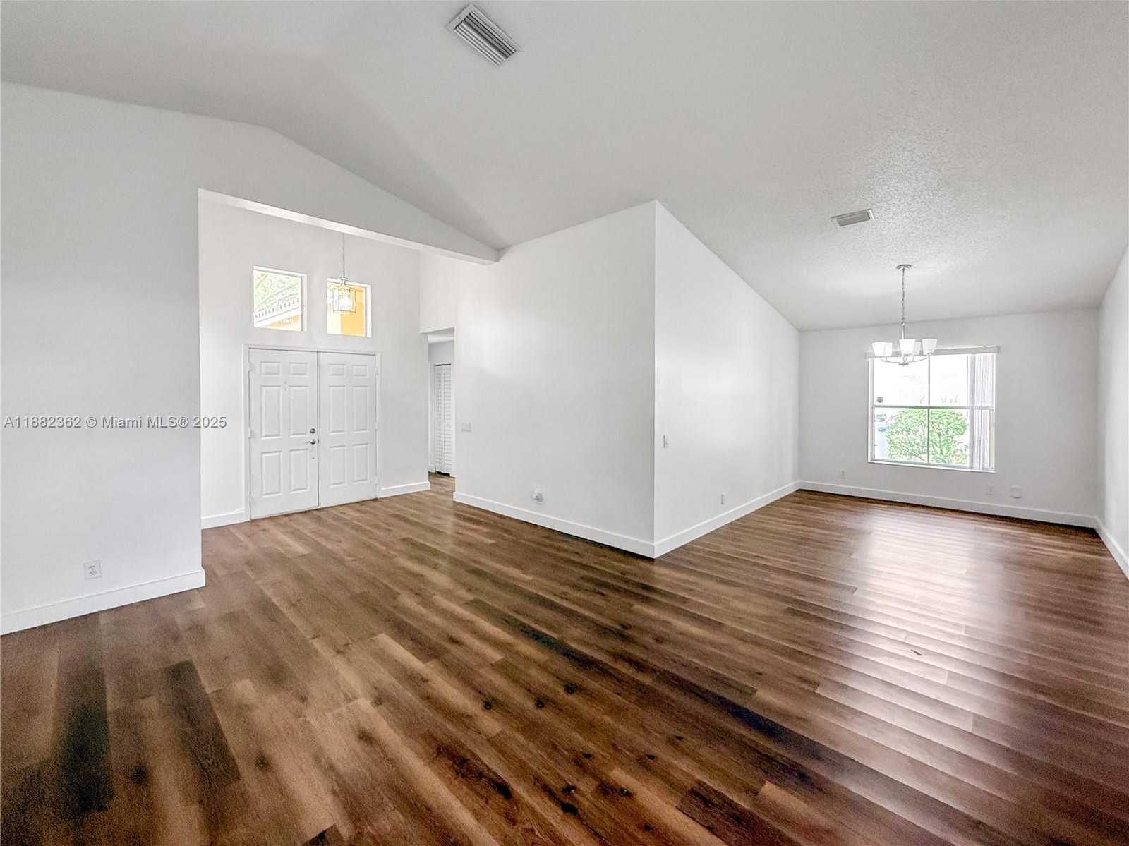 Small Image of 611 CARRINGTON LN, Weston Number 11