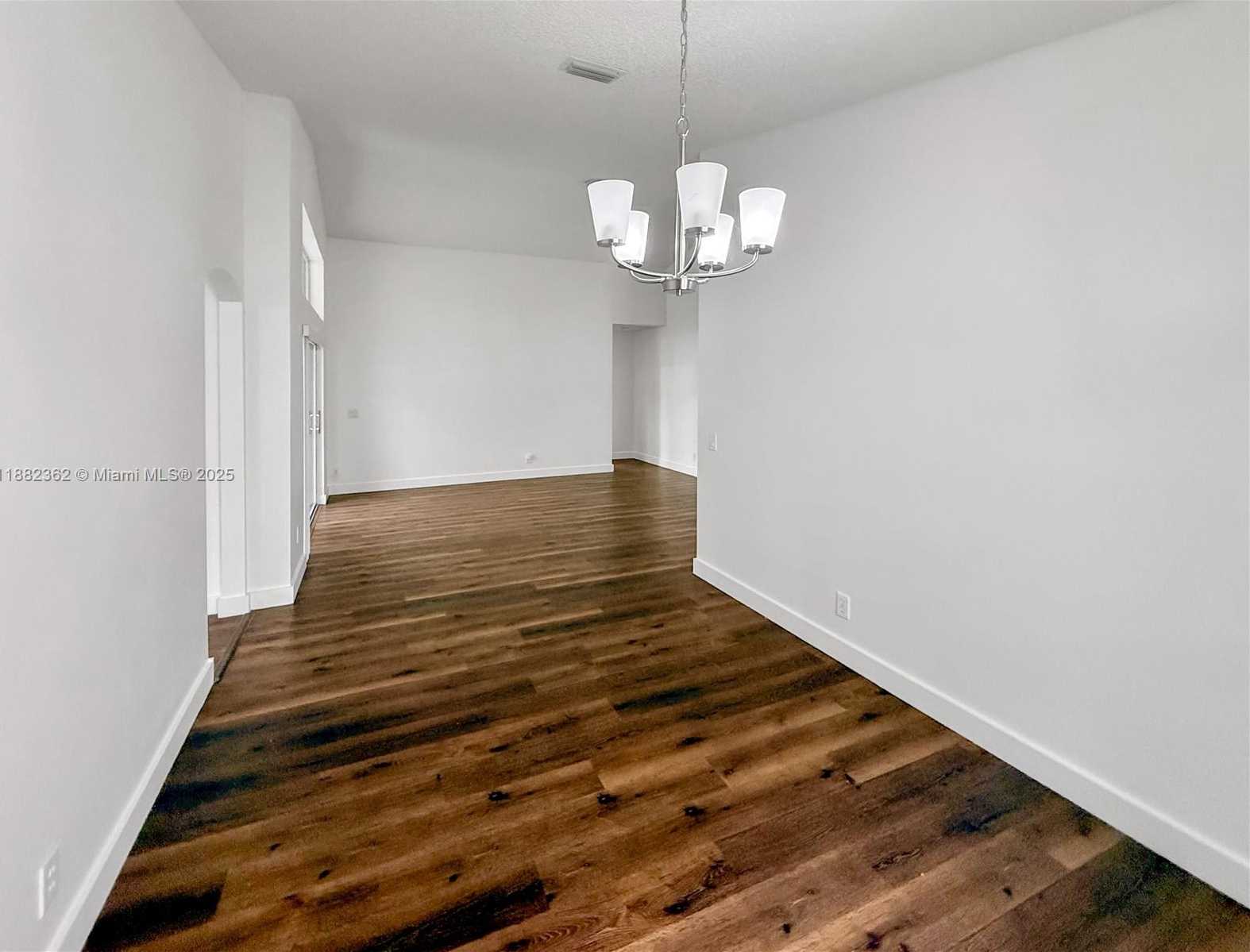 Small Image of 611 CARRINGTON LN, Weston Number 13