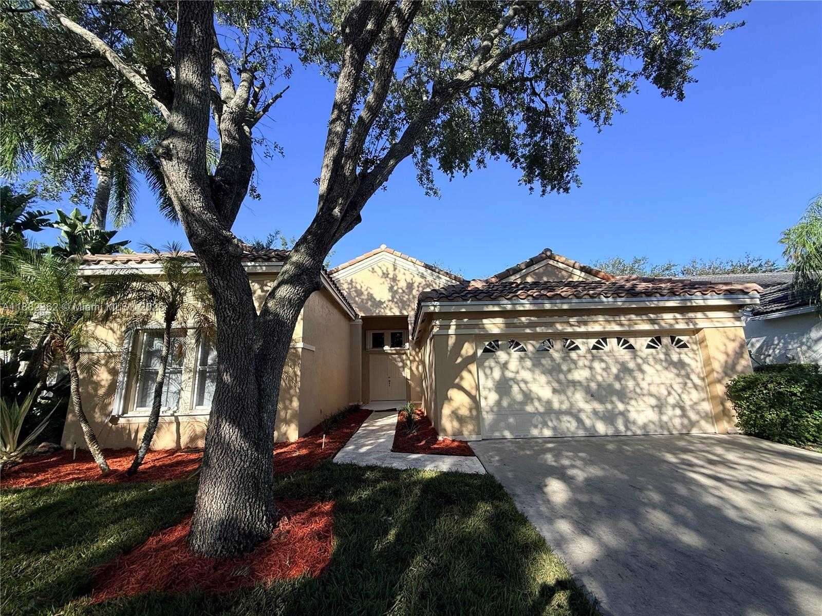 Small Image of 611 CARRINGTON LN, Weston Number 2