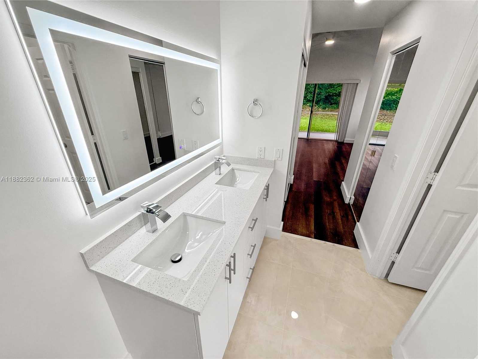 Small Image of 611 CARRINGTON LN, Weston Number 20