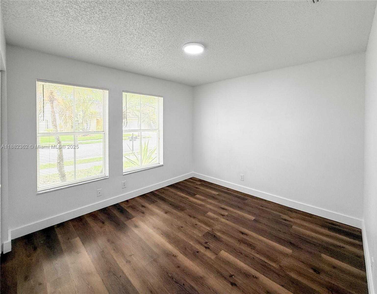 Small Image of 611 CARRINGTON LN, Weston Number 30