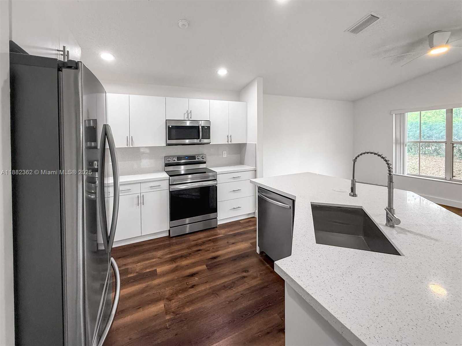 Small Image of 611 CARRINGTON LN, Weston Number 5