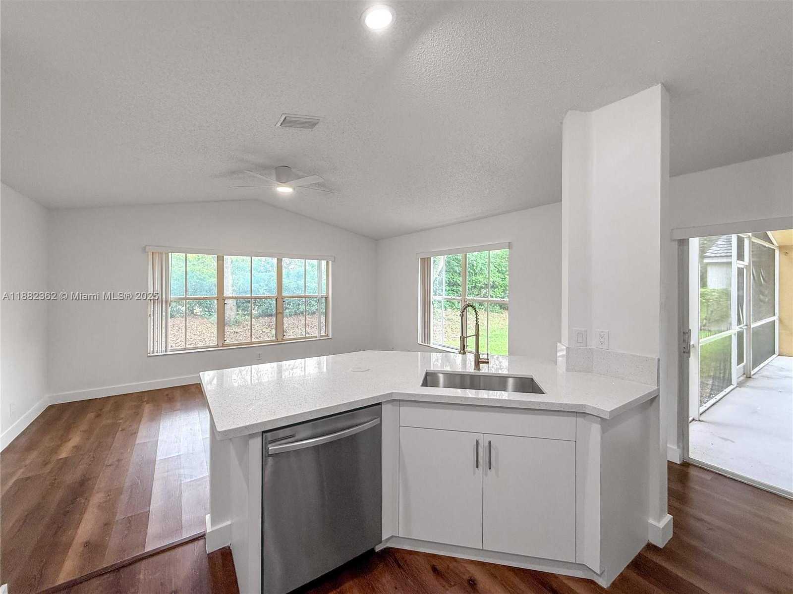 Small Image of 611 CARRINGTON LN, Weston Number 6