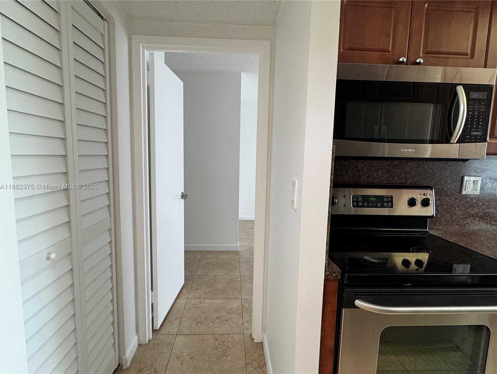 Small Image of 230 174TH ST #M01, Sunny Isles Beach Number 11