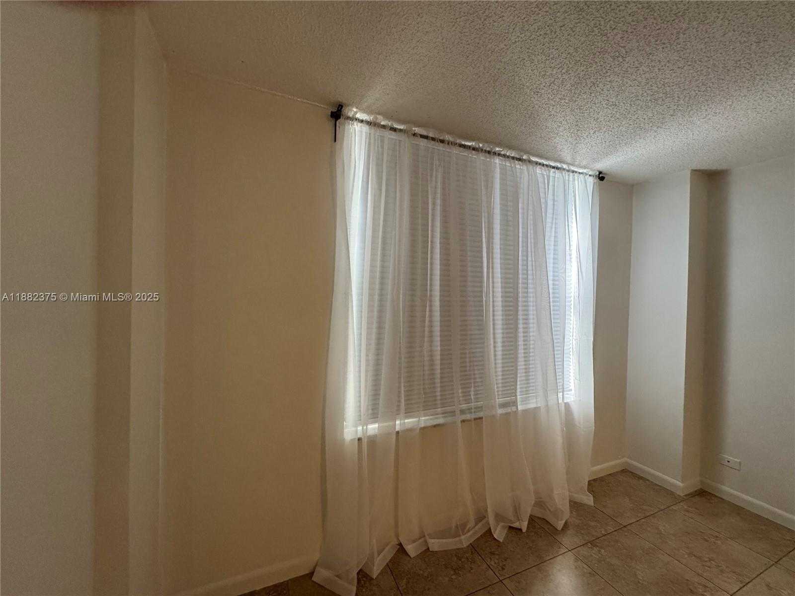 Small Image of 230 174TH ST #M01, Sunny Isles Beach Number 15