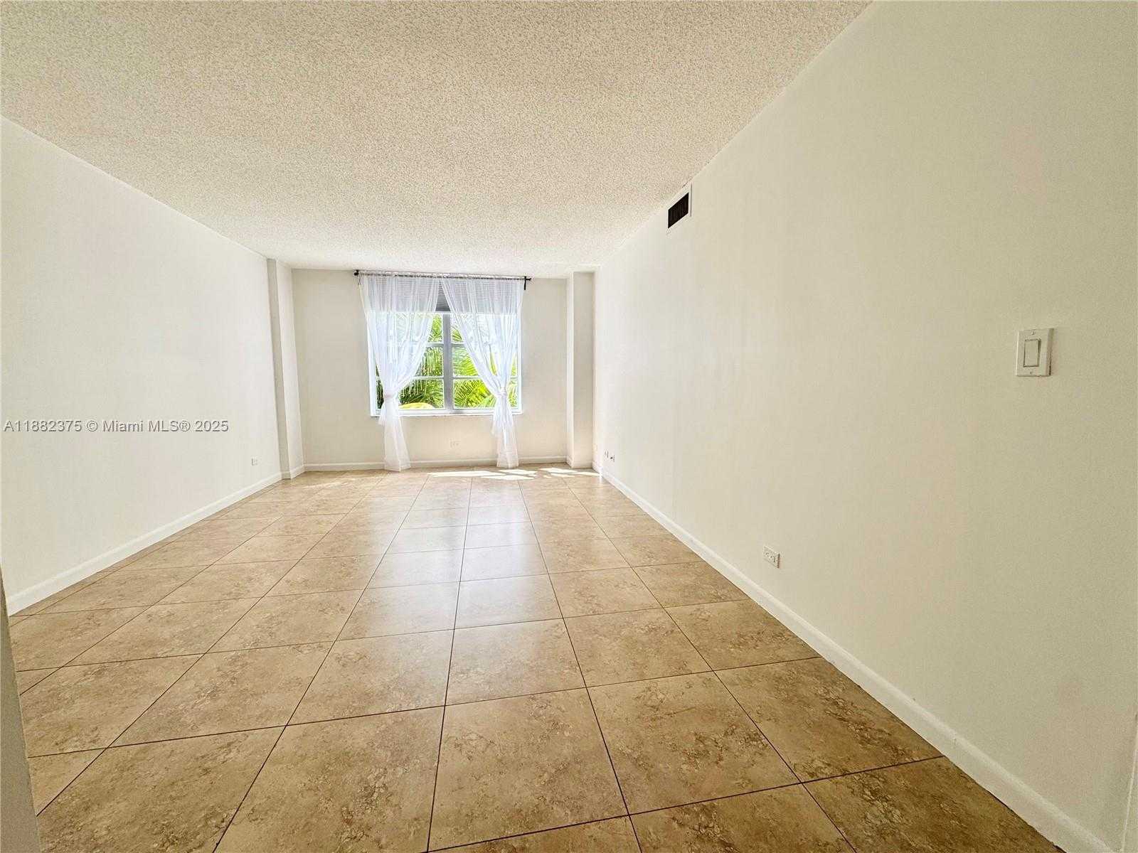 Small Image of 230 174TH ST #M01, Sunny Isles Beach Number 17