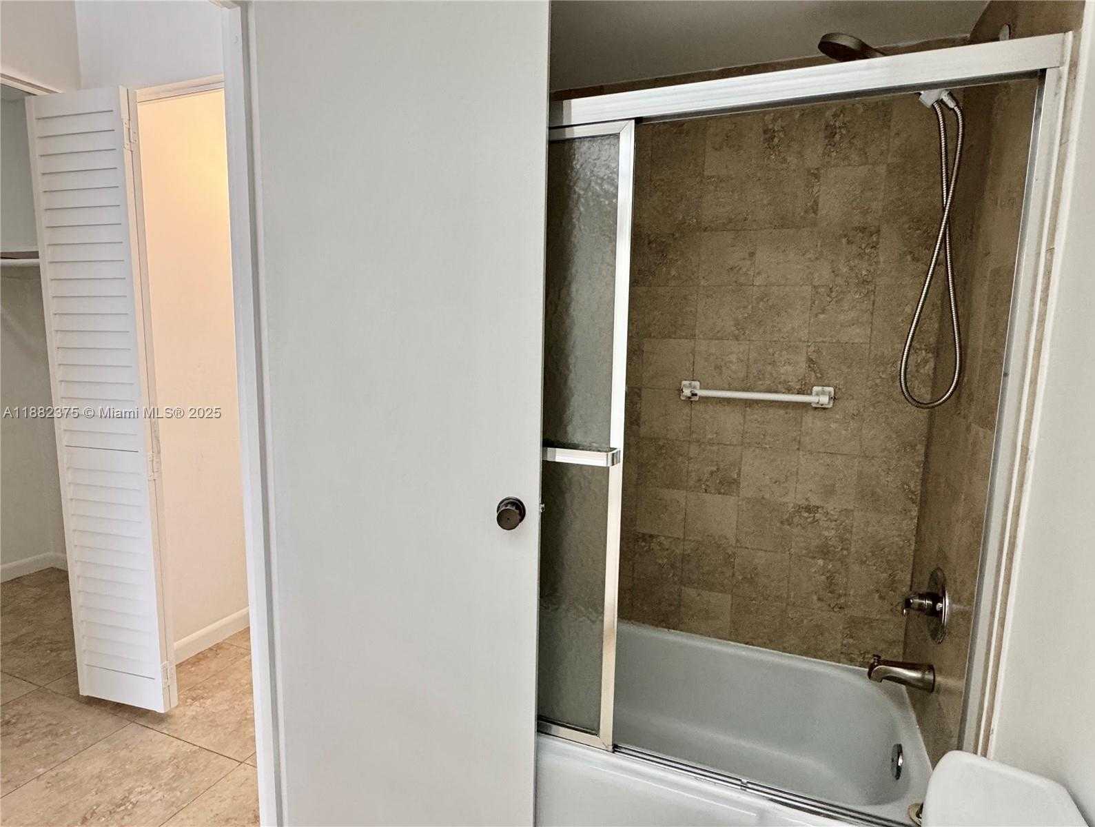Small Image of 230 174TH ST #M01, Sunny Isles Beach Number 22