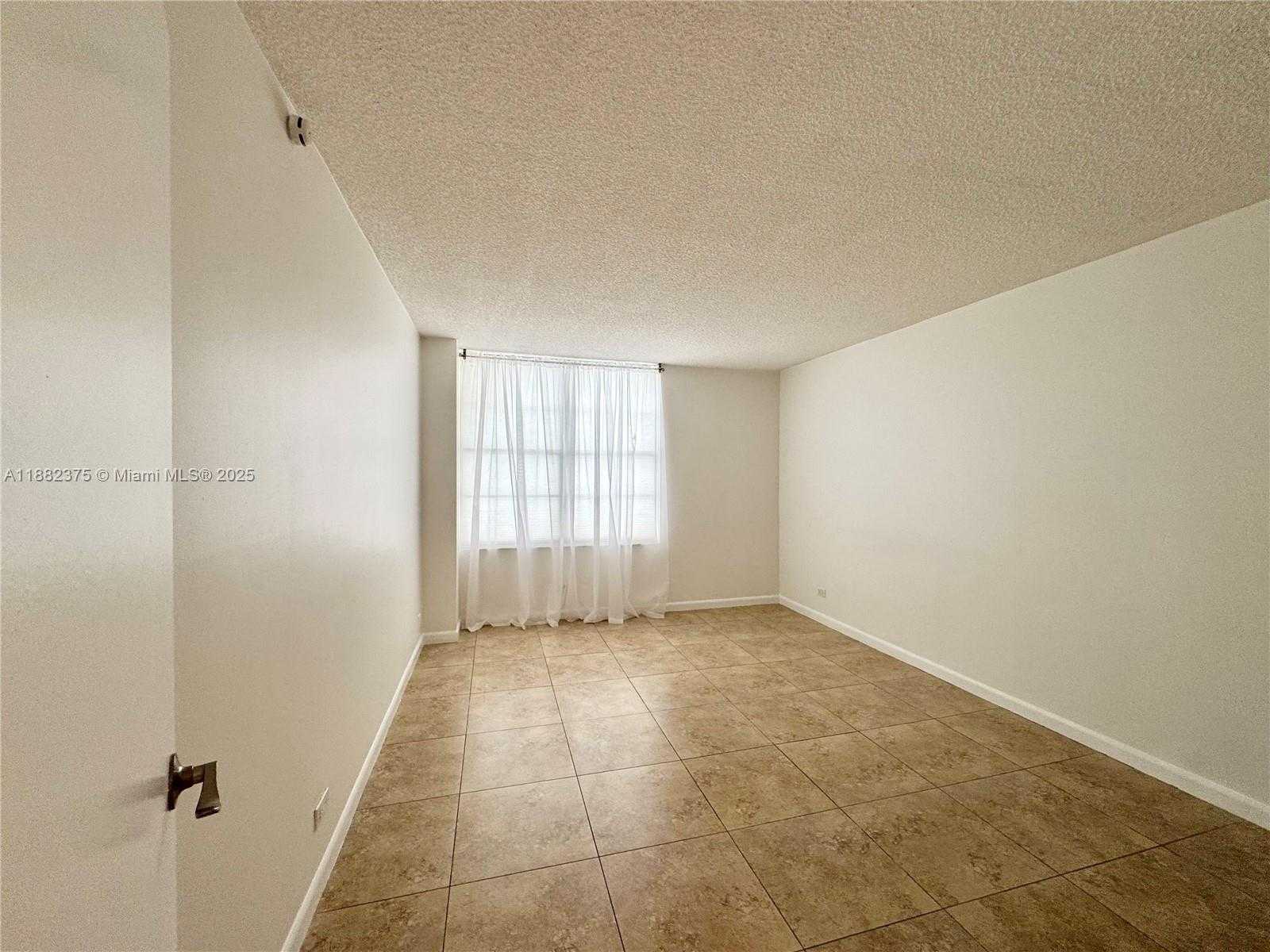 Small Image of 230 174TH ST #M01, Sunny Isles Beach Number 25