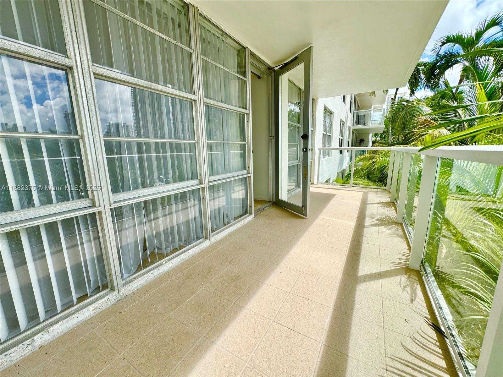 Small Image of 230 174TH ST #M01, Sunny Isles Beach Number 3