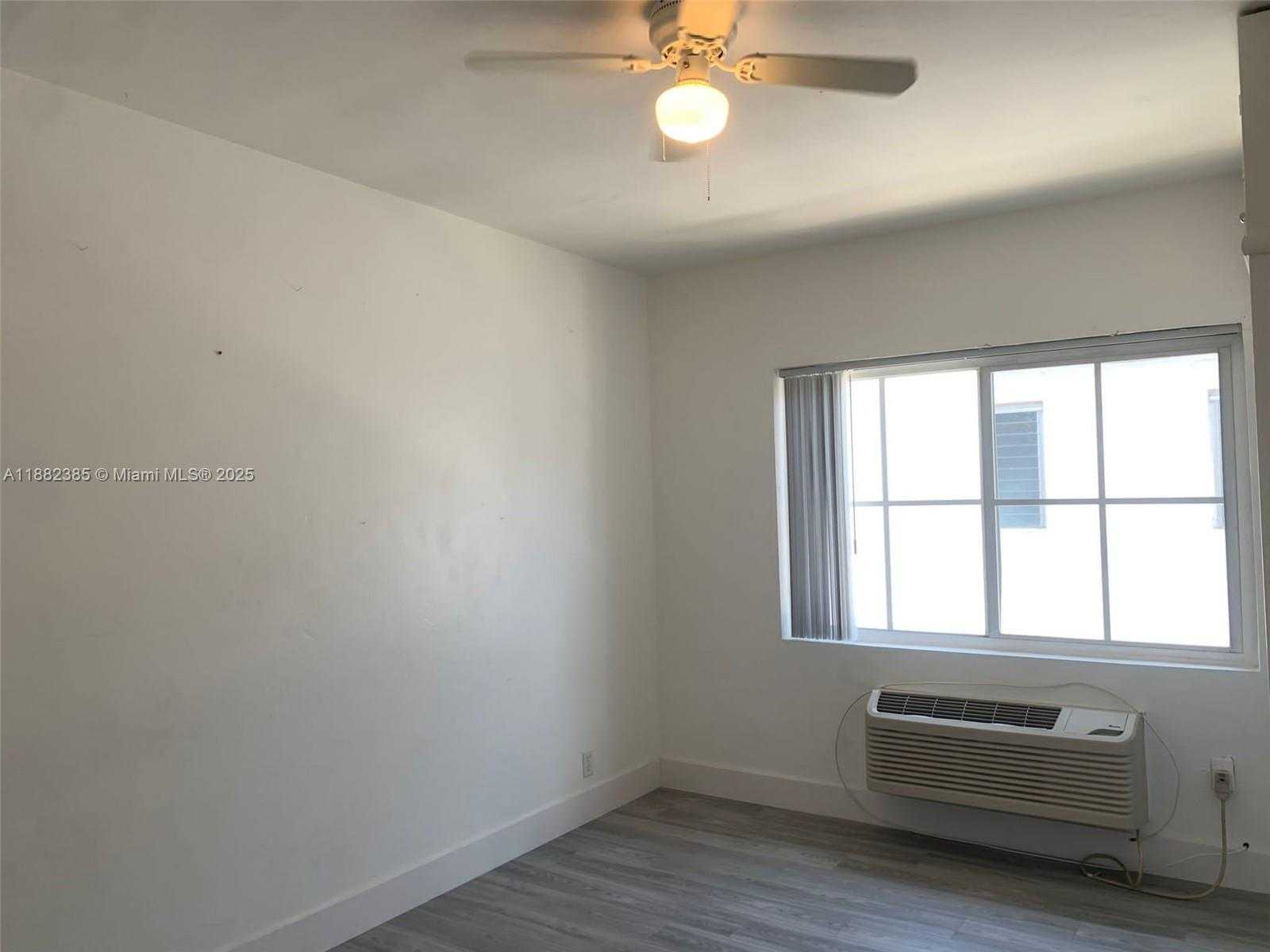 Small Image of 8011 ABBOTT AVE #8, Miami Beach Number 3