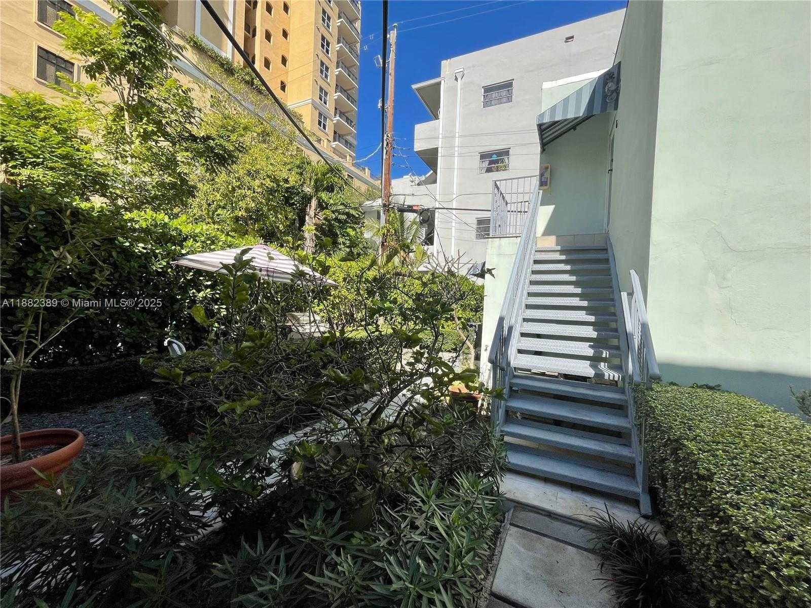 Small Image of 131 ZAMORA AVE #6, Coral Gables Number 8