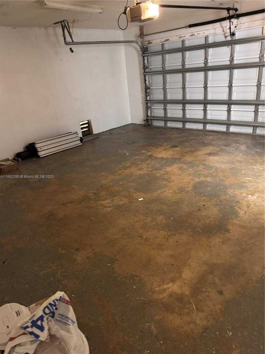 Small Image of 11318 SOUTH WEST 167TH ST, Miami Number 10